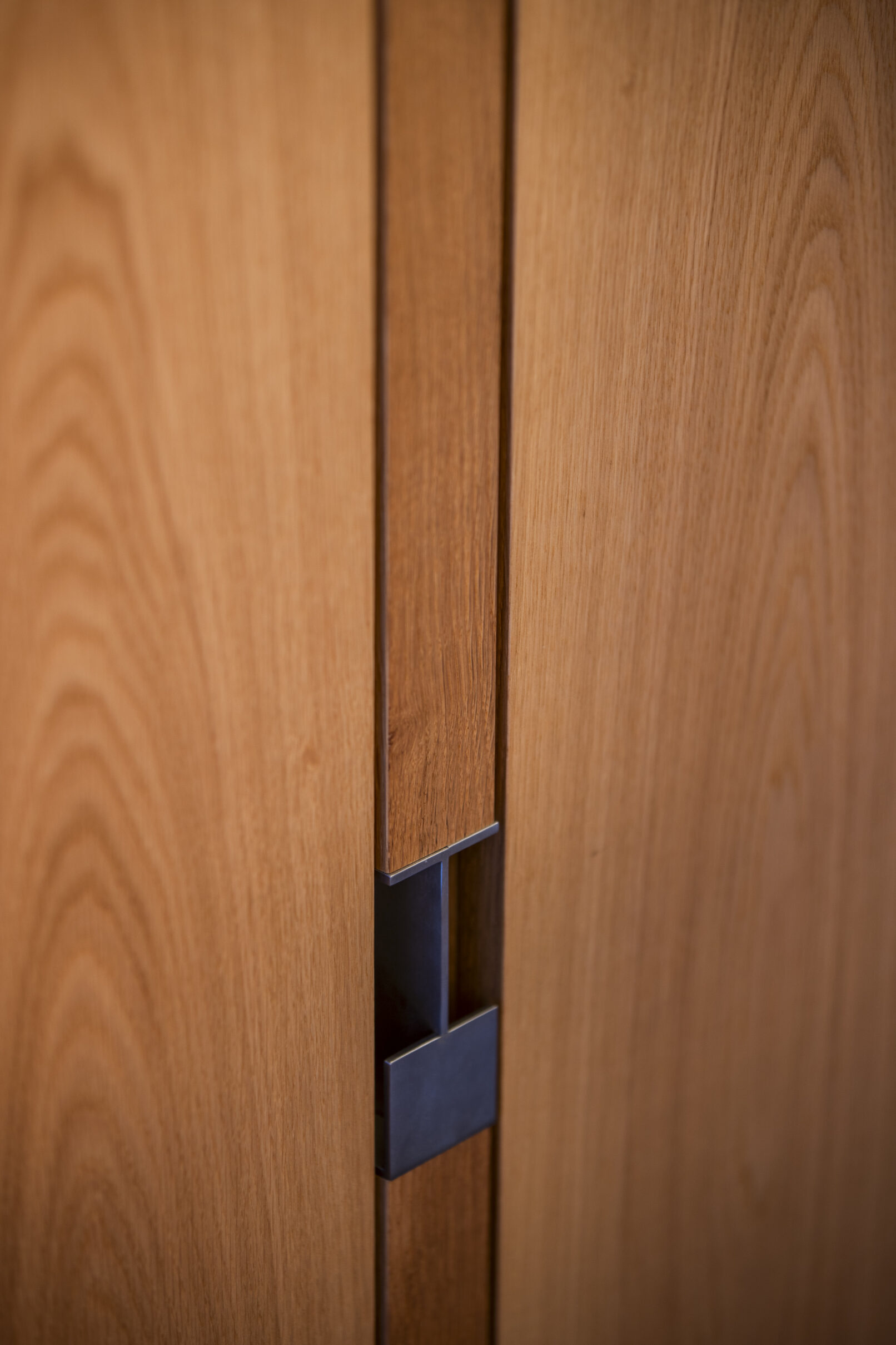 Alteration of a New Town Edinburgh apartment. A new contemporary kitchen is open plan to living room. Calum Duncan Architects Edinburgh. Energy improvements using low carbon low toxicity natural materials.